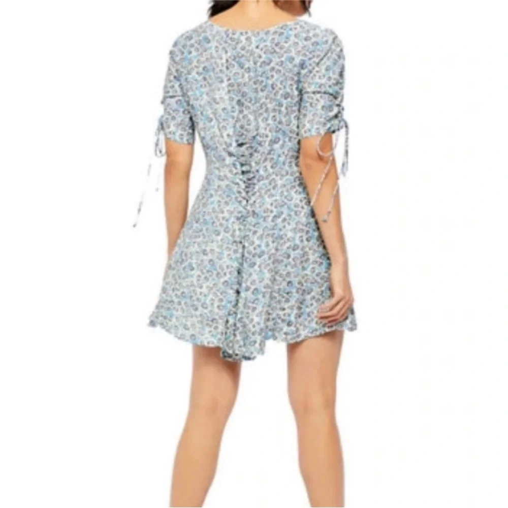 🌼FREE PEOPLE LACED UP MINI DRESS🌼